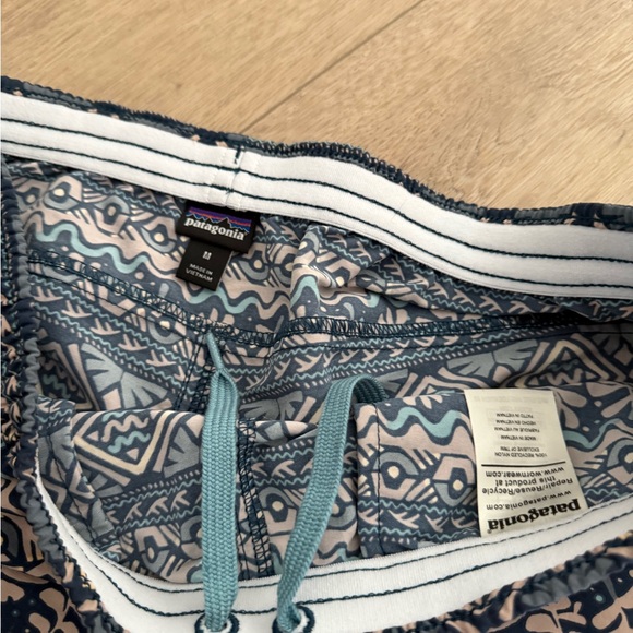 Patagonia Women's Barley Baggy Patterned Shorts - medium - Picture 5 of 6